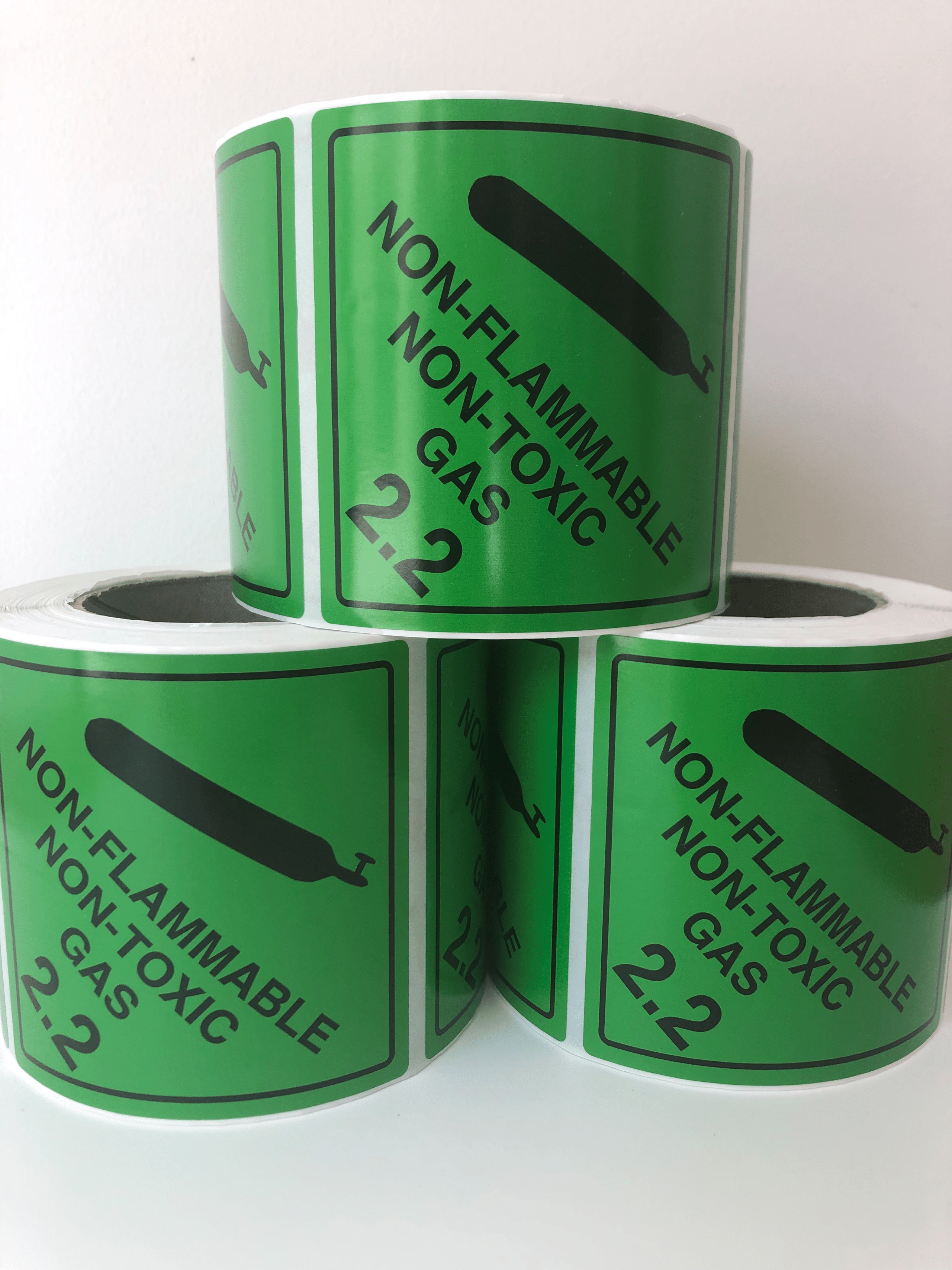 Non Flammable Non Toxic Gas 2.2 - 500 labels per roll H15184