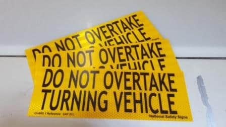 Do Not Overtake Turning Vehicle plate. Rear Marker Plates class 400 - CAT31L