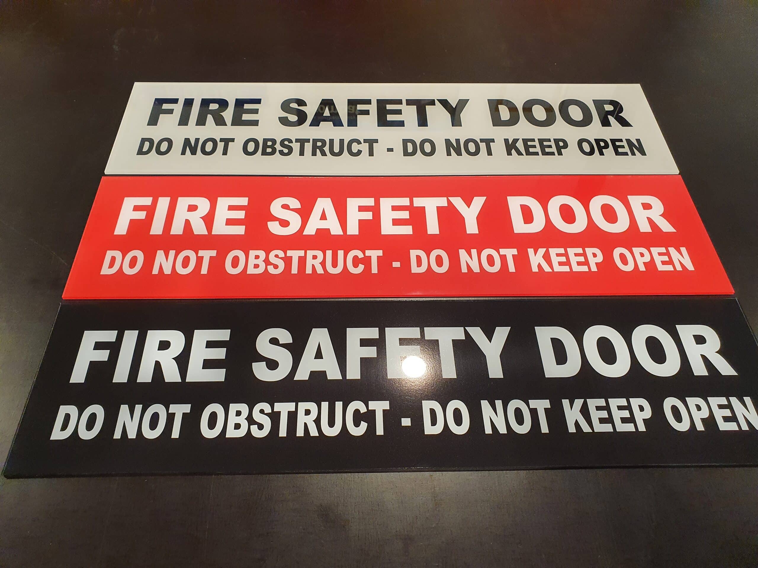 Fire Safety Door Notice F14132
