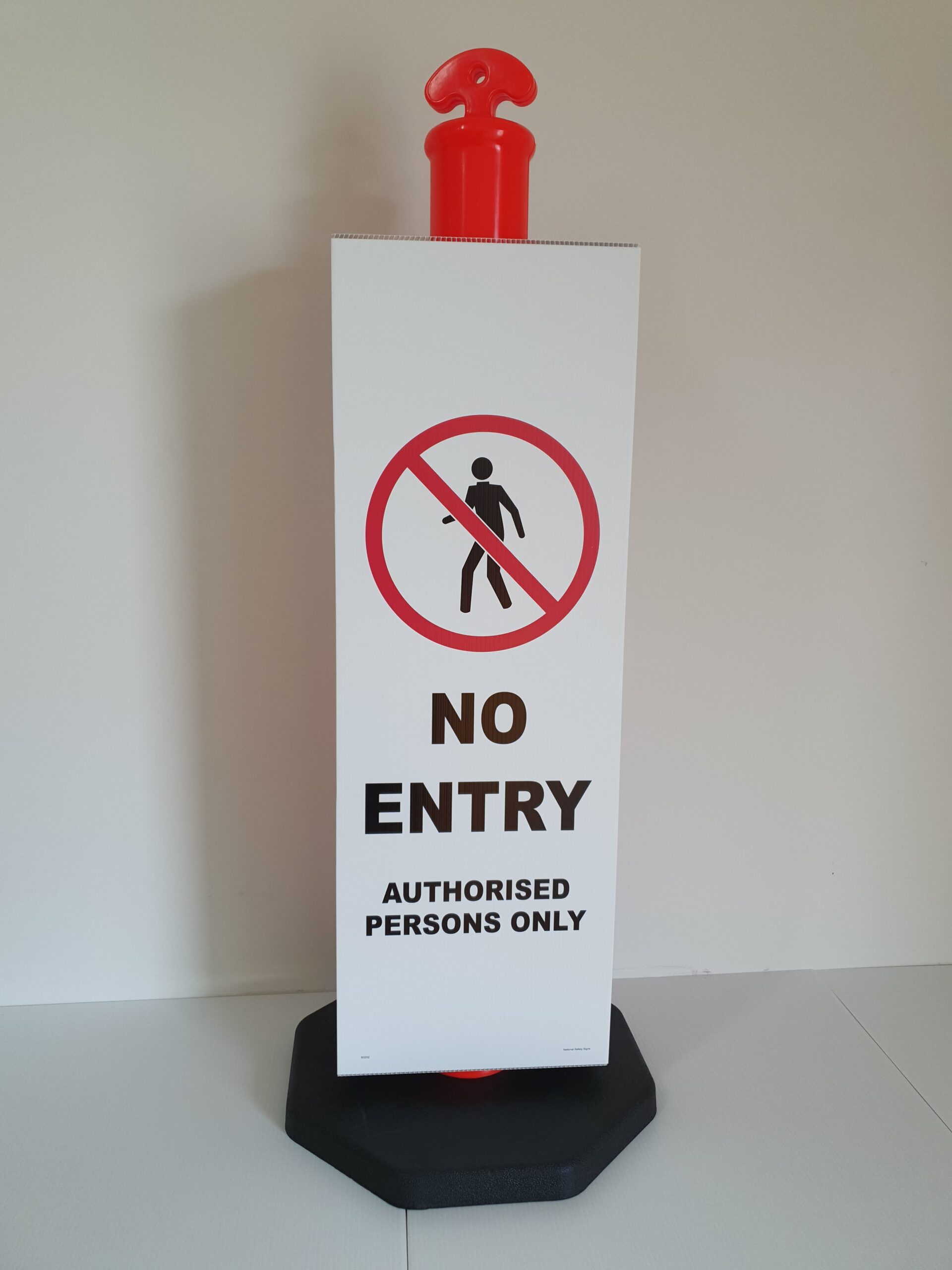 No Entry Bollard sign B3202