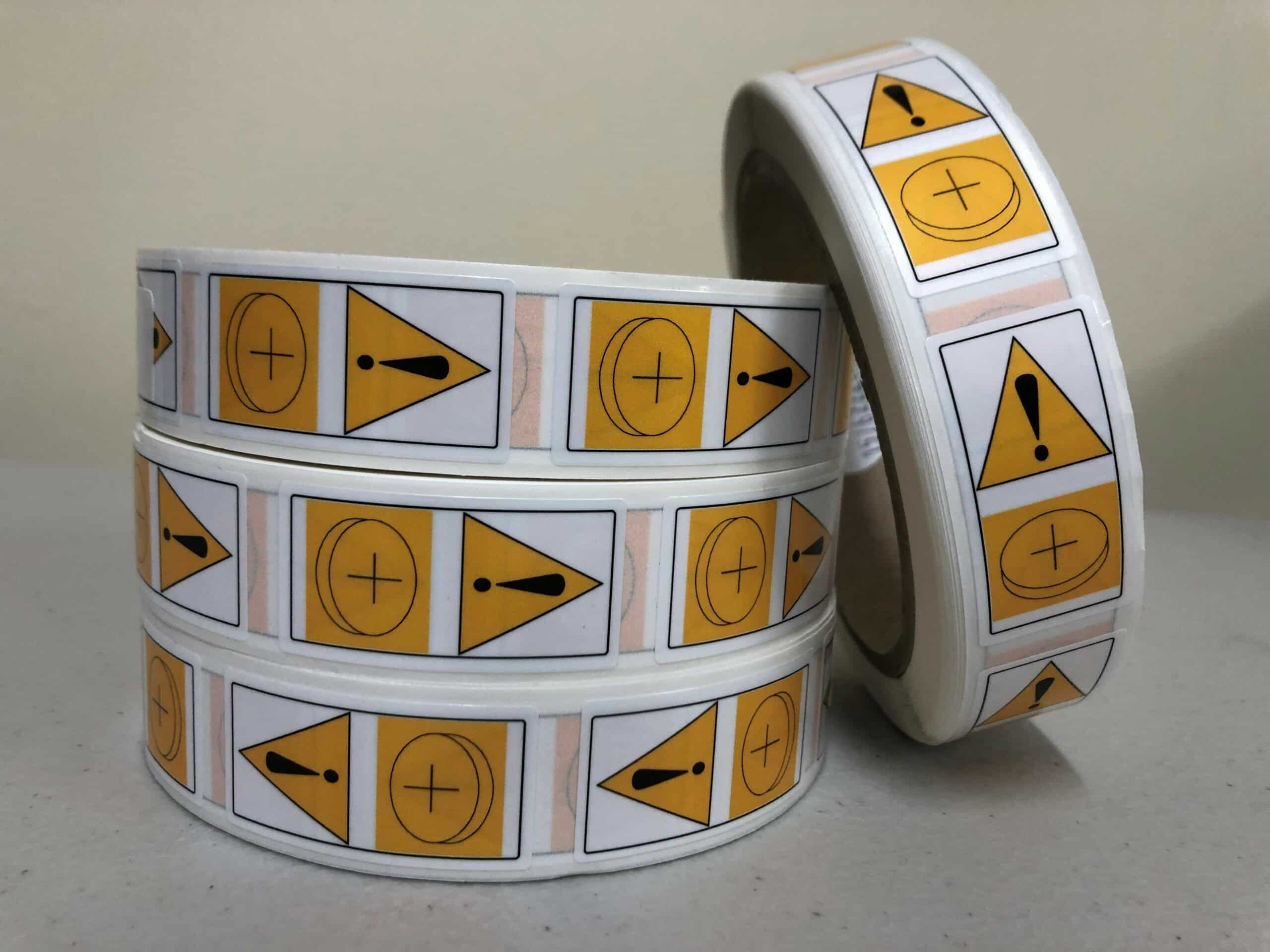 Button Battery Keep Out Of Reach Sticker Roll of 500 IN16303